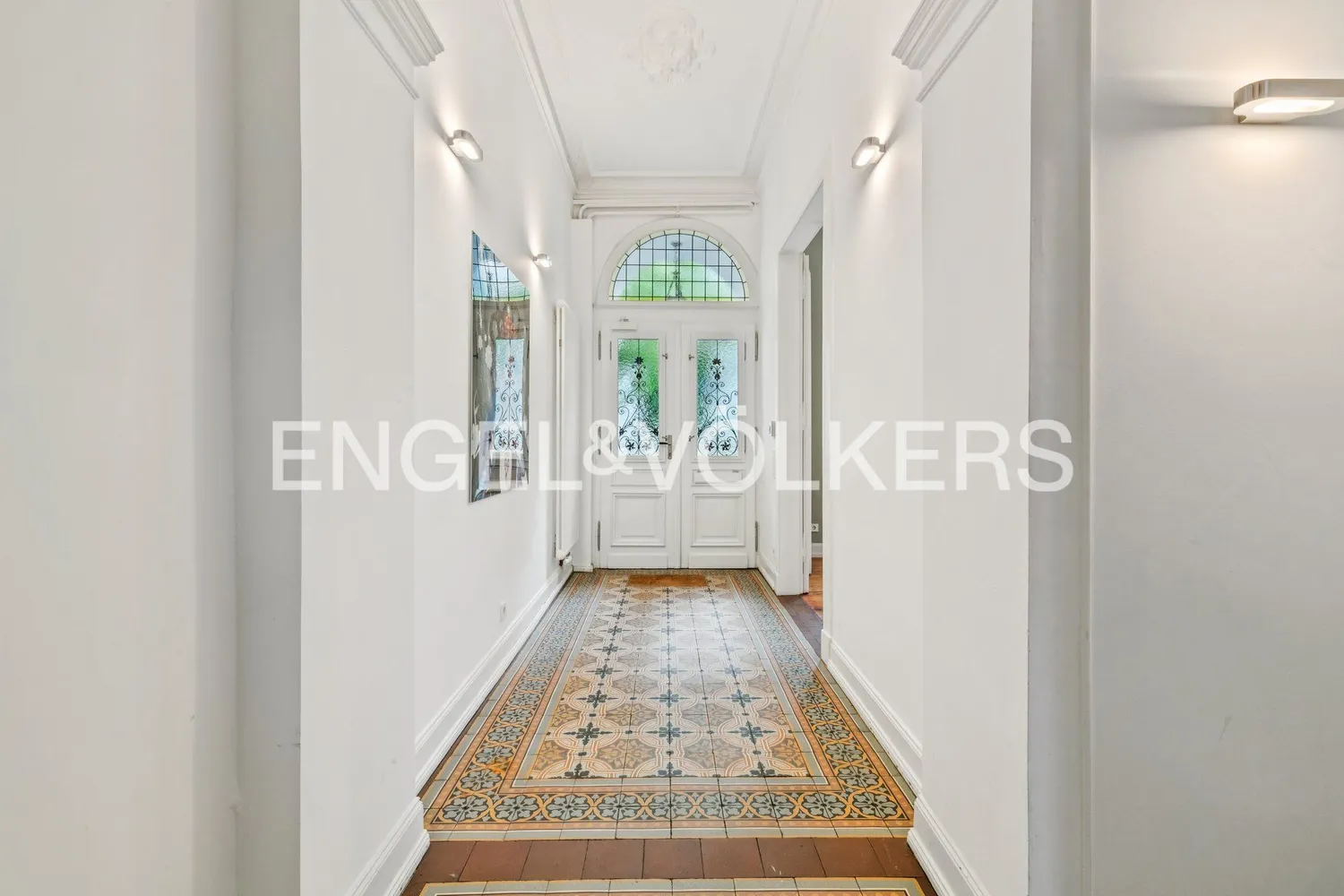 10 room house with 299 m² in Bonn – Photo 2