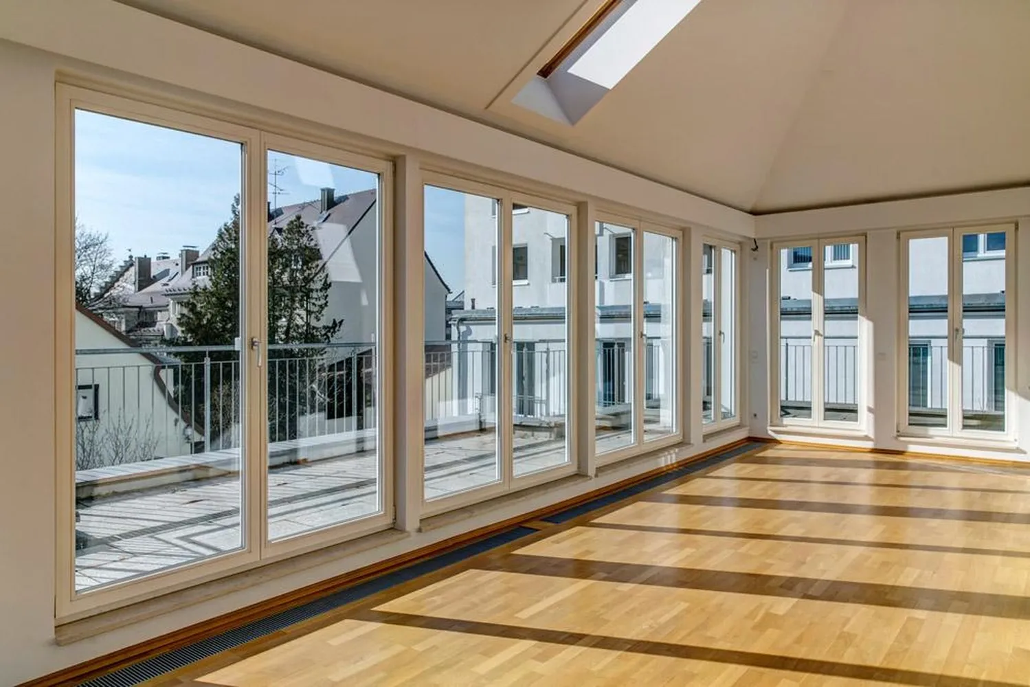 3 Zimmer Wohnung mit 115 m² in München – Bild 1