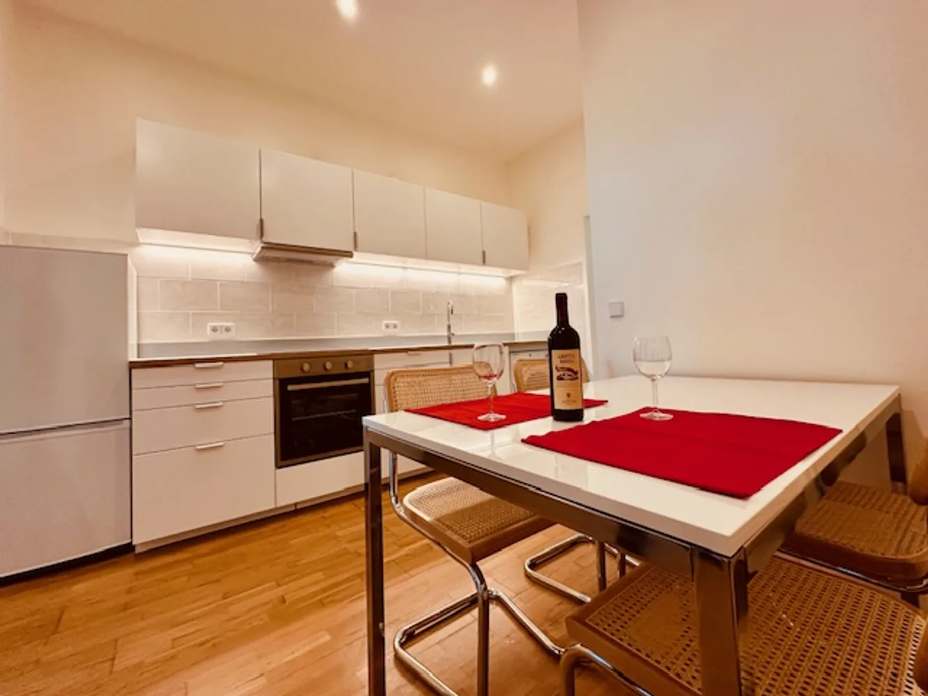 1 Zimmer Wohnung mit 60 m² in Berlin – Bild 2