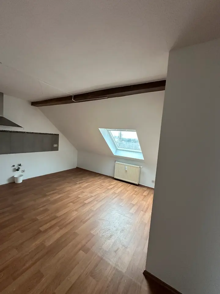 4 Zimmer Wohnung mit 83 m² in Halle (Saale) – Bild 2