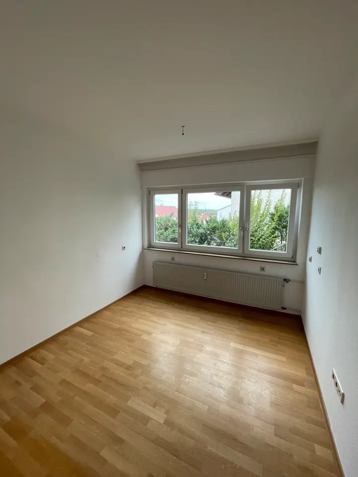 8 Zimmer Haus mit 215 m² in Mosbach – Bild 2
