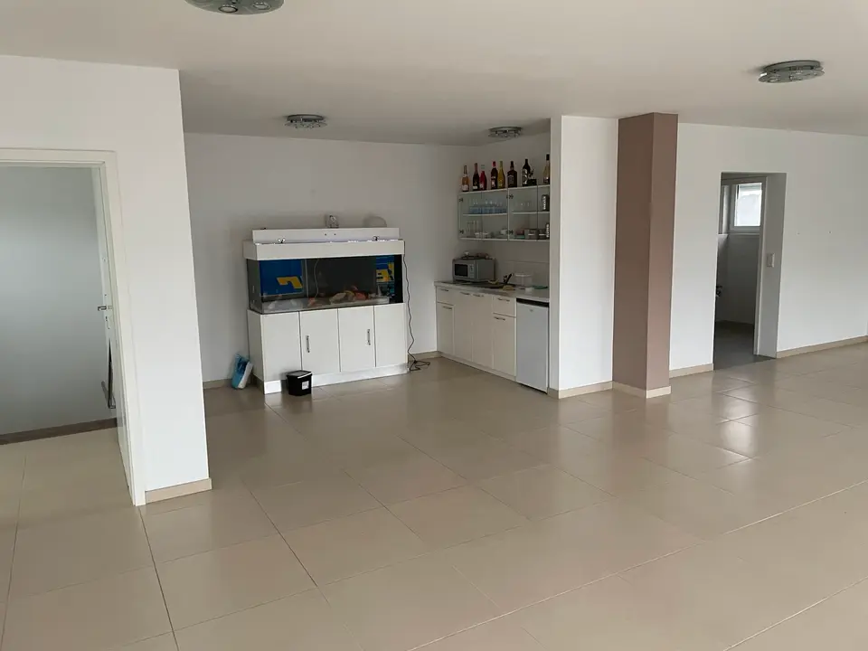 1 Zimmer Wohnung mit 90 m² in Weil am Rhein – Bild 2