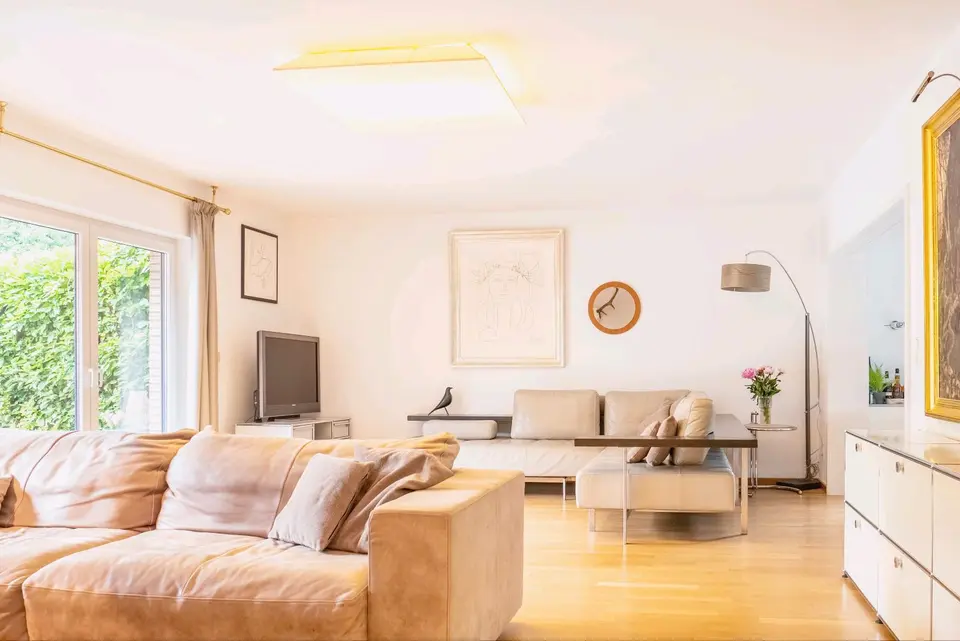 8 Zimmer Haus mit 220 m² in Hannover – Bild 1