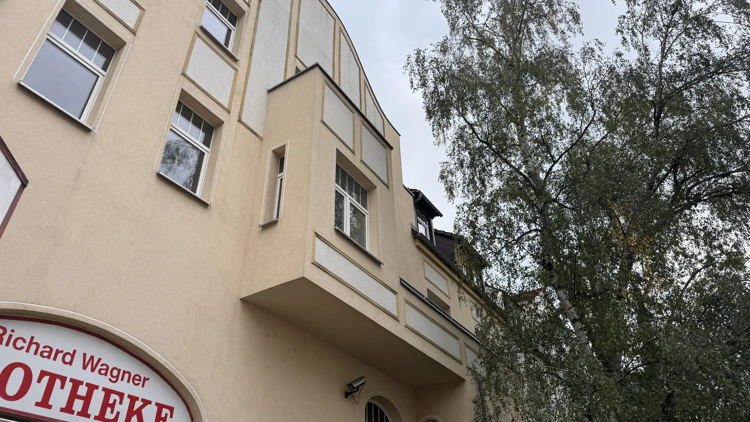 5 Zimmer Wohnung mit 138 m² in Halle (Saale) – Bild 1