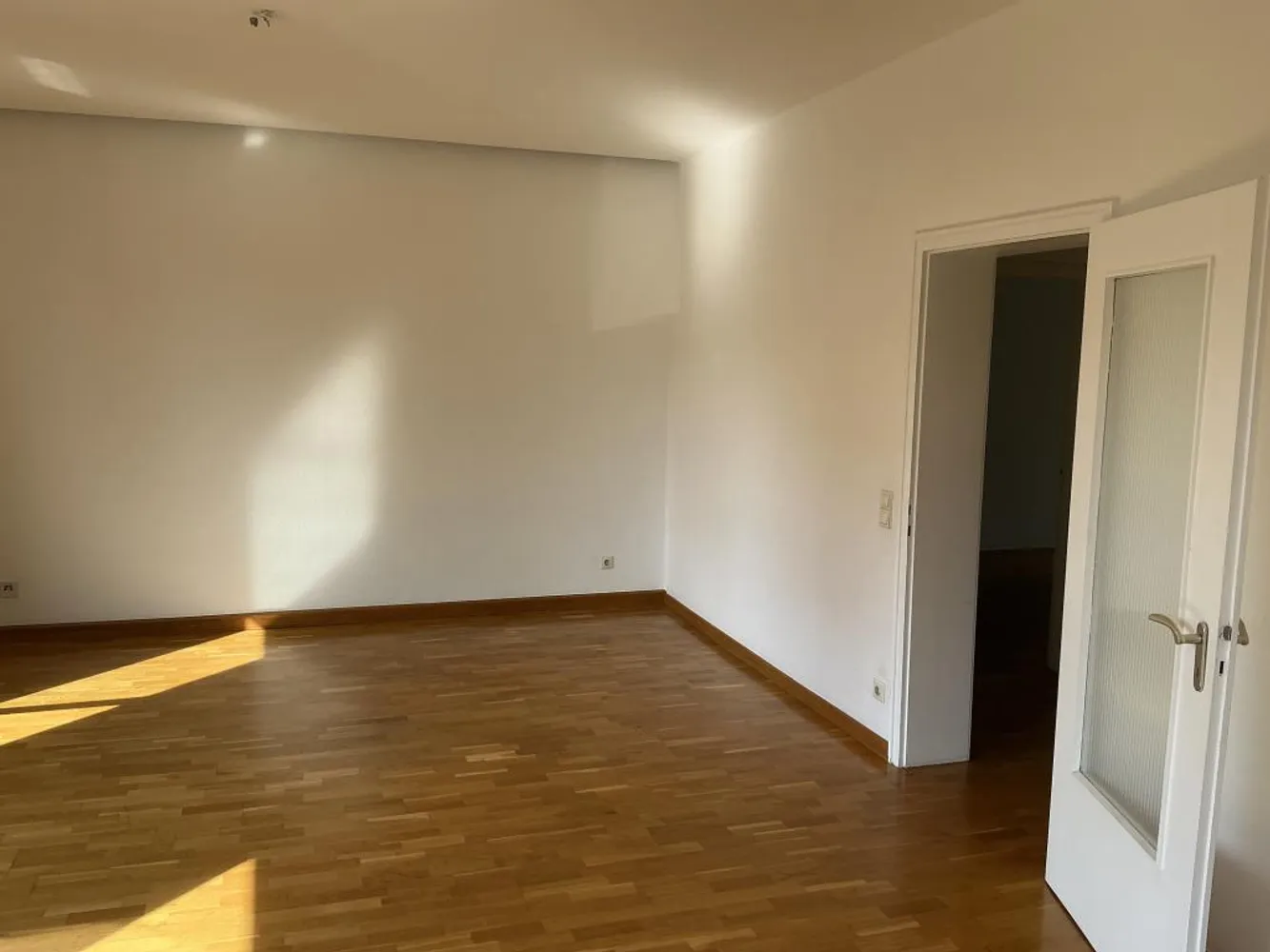 3 Zimmer Wohnung mit 106 m² in Düsseldorf – Bild 2