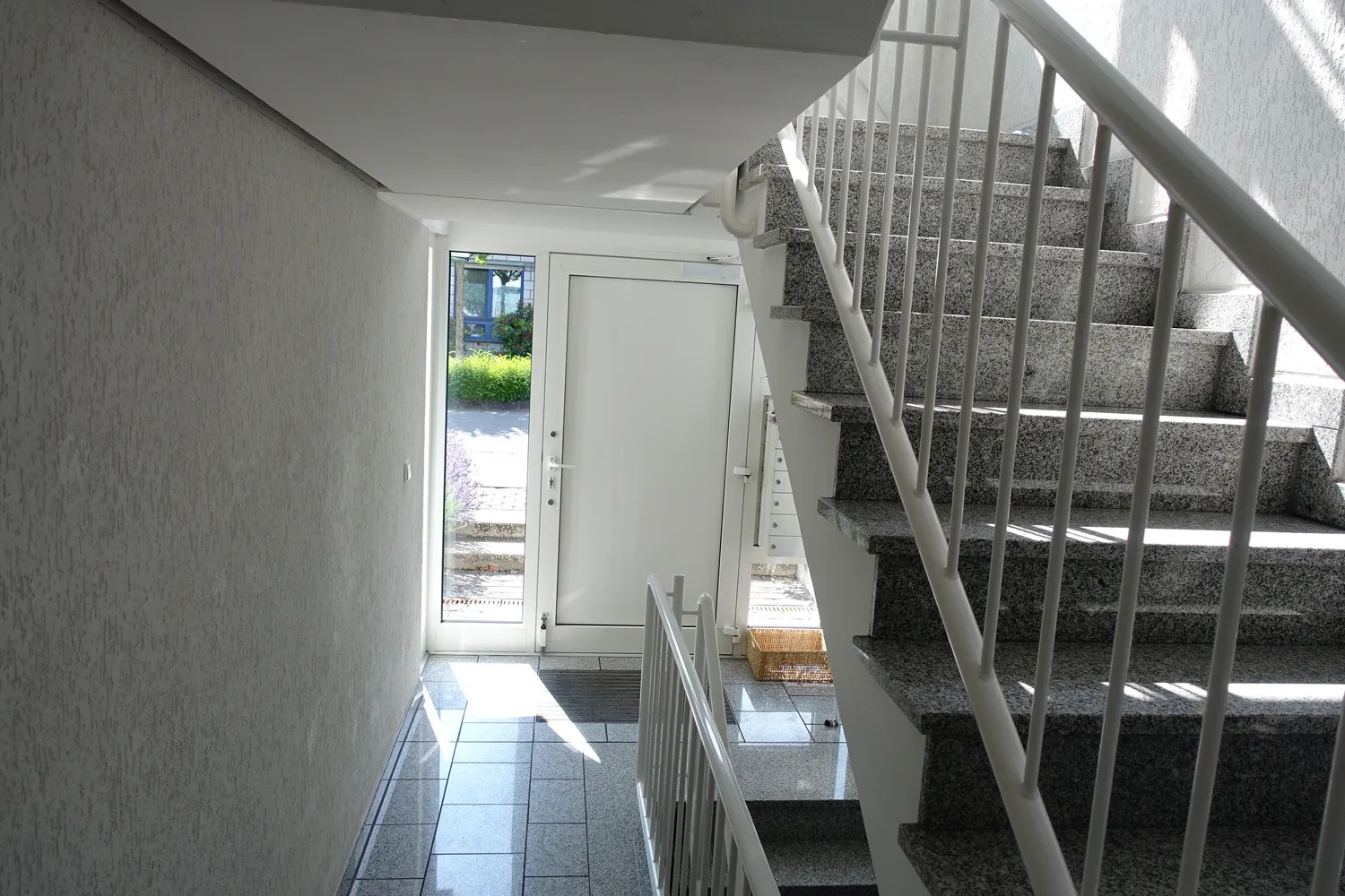 2 room apartment with 75 m² in Tönisvorst – Photo 2