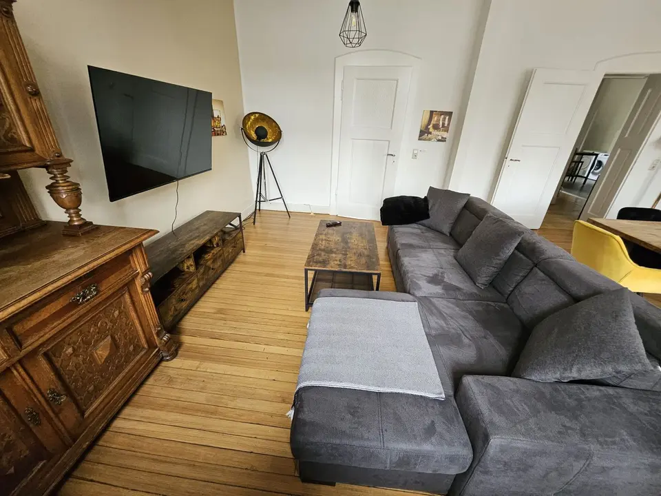 6 Zimmer Wohnung mit 120 m² in Saarbrücken – Bild 1