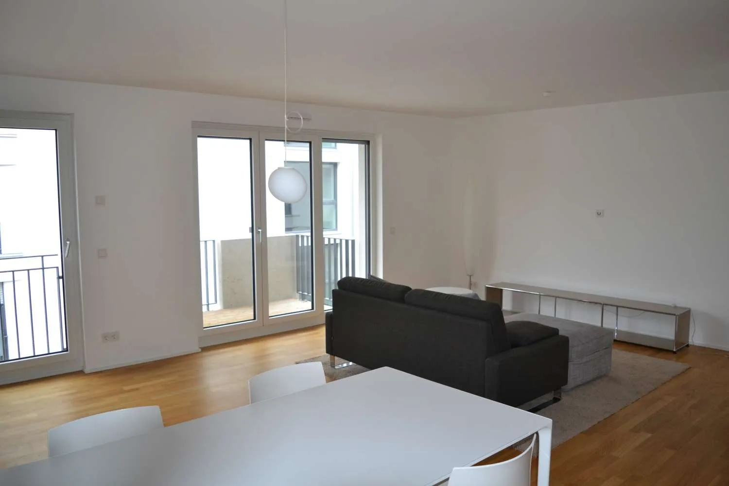 2 Zimmer Wohnung mit 70 m² in Frankfurt am Main – Bild 1