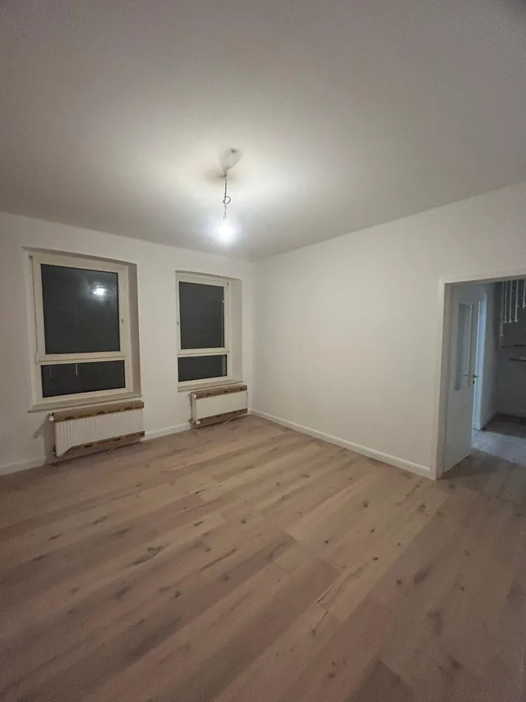 5 Zimmer Wohnung mit 94 m² in Düsseldorf – Bild 2