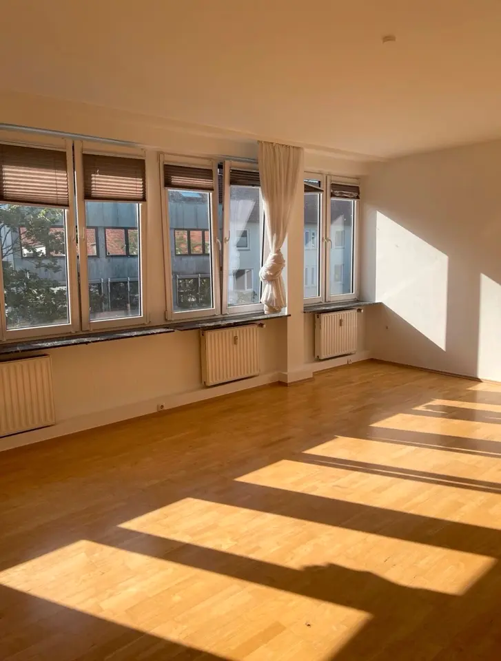 4 Zimmer Wohnung mit 155 m² in Hannover – Bild 2