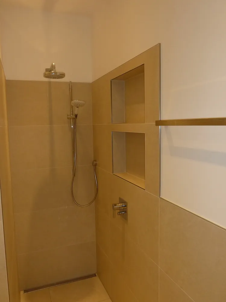 5 Zimmer Wohnung mit 140 m² in Frankfurt am Main – Bild 2