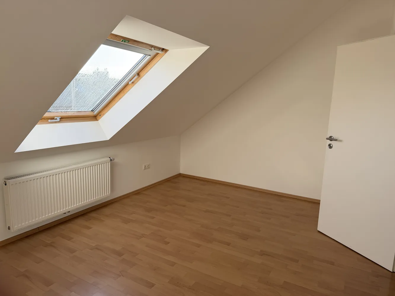 4 Zimmer Wohnung mit 99 m² in Düsseldorf – Bild 3