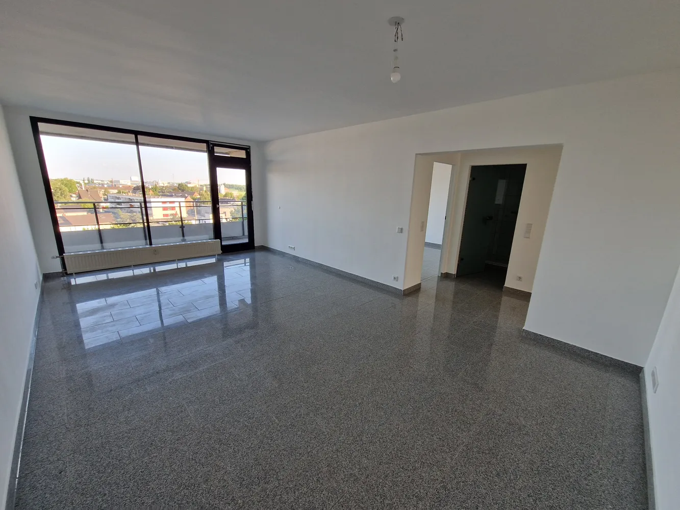 3 Zimmer Wohnung mit 89 m² in Krefeld – Bild 2