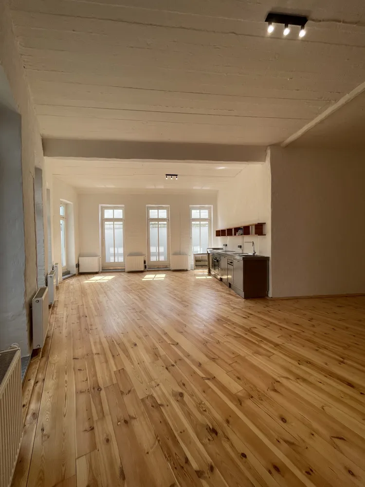2 Zimmer Wohnung mit 141 m² in Hamburg – Bild 2