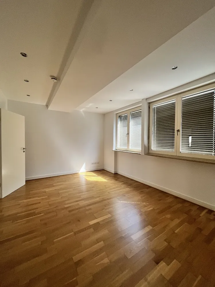 4 Zimmer Wohnung mit 160 m² in Wiesbaden – Bild 6