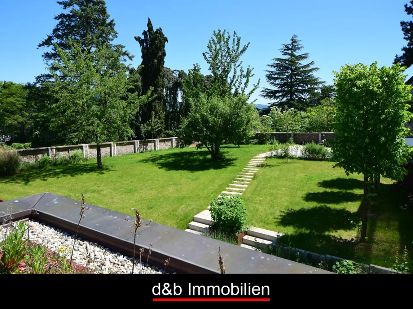9 room house with 320 m² in Bonn – Photo 5
