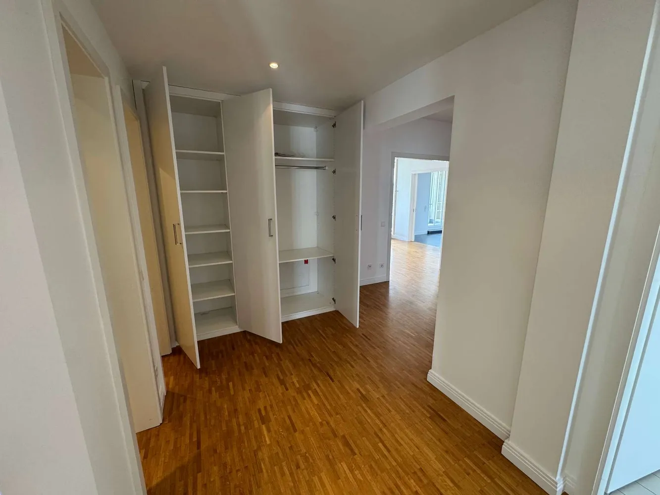 5 Zimmer Wohnung mit 218 m² in Berlin – Bild 8