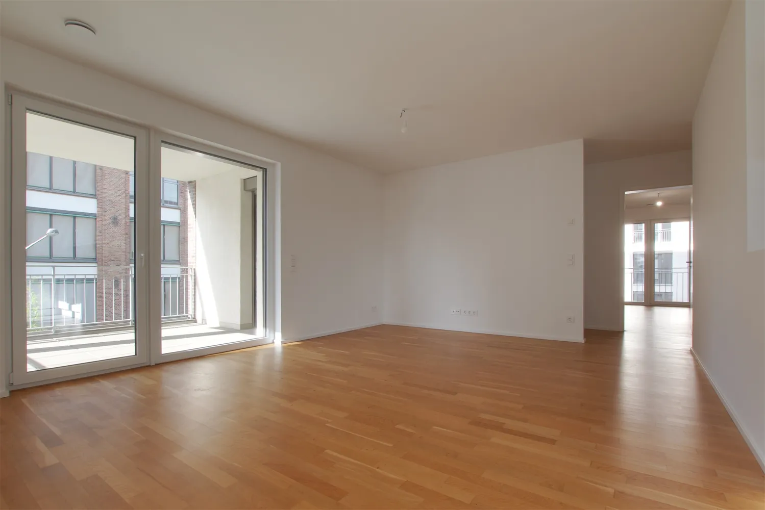 5 Zimmer Wohnung mit 121 m² in Frankfurt am Main – Bild 2