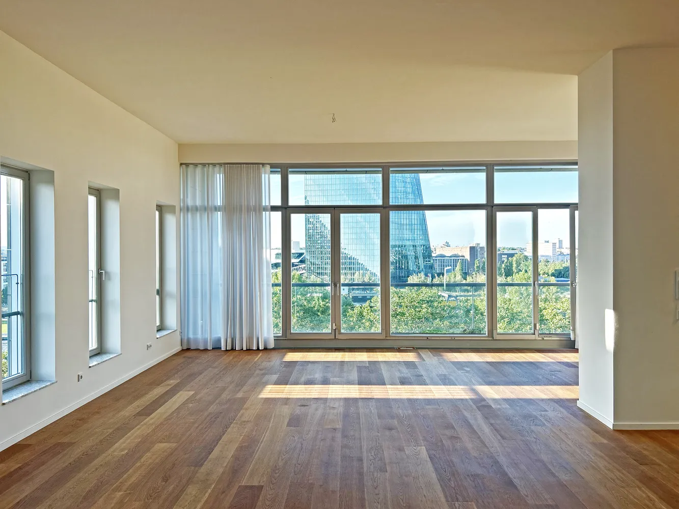 4 Zimmer Wohnung mit 251 m² in Frankfurt am Main – Bild 5