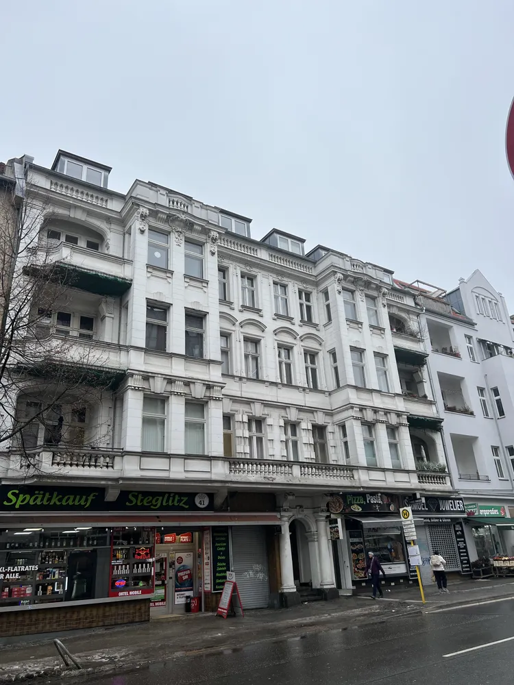 2 Zimmer Wohnung mit 63 m² in Berlin – Bild 1