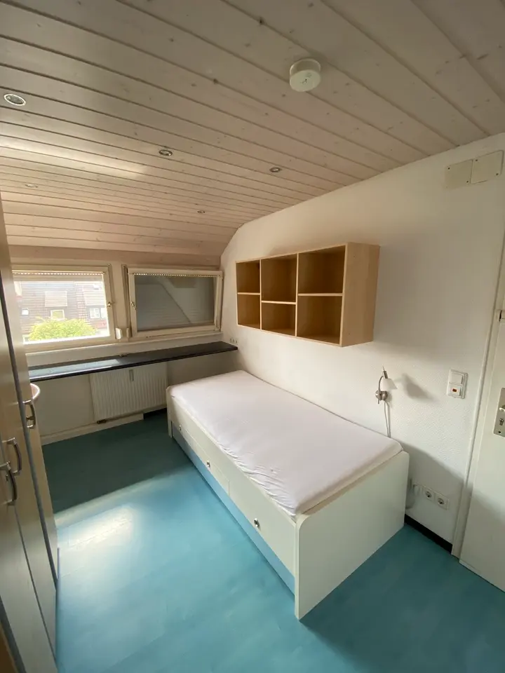 Shared room with 15 m² in Stuttgart – Photo 1