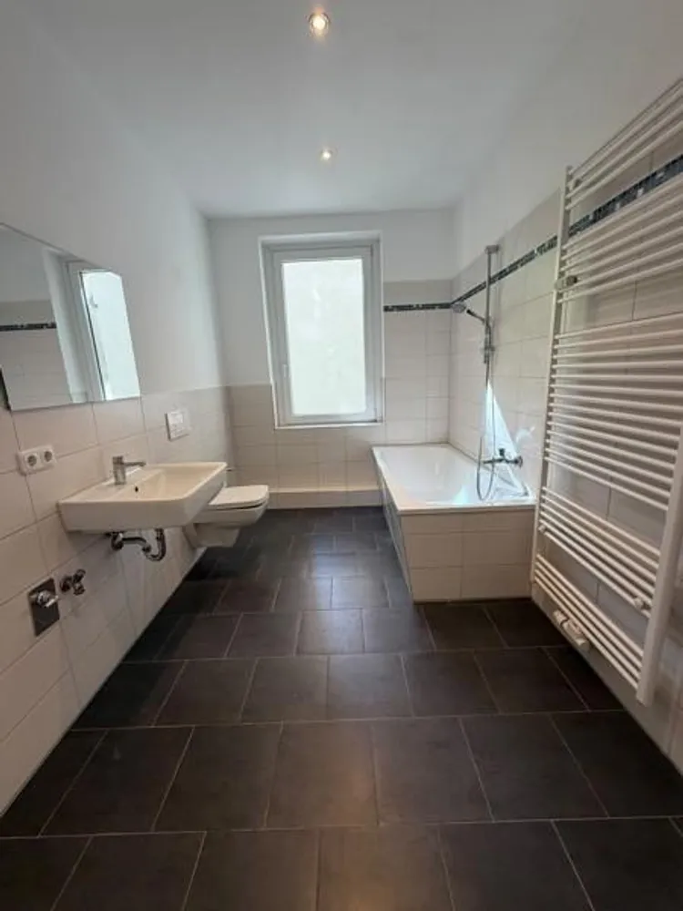 3 Zimmer Wohnung mit 102 m² in Dresden – Bild 2