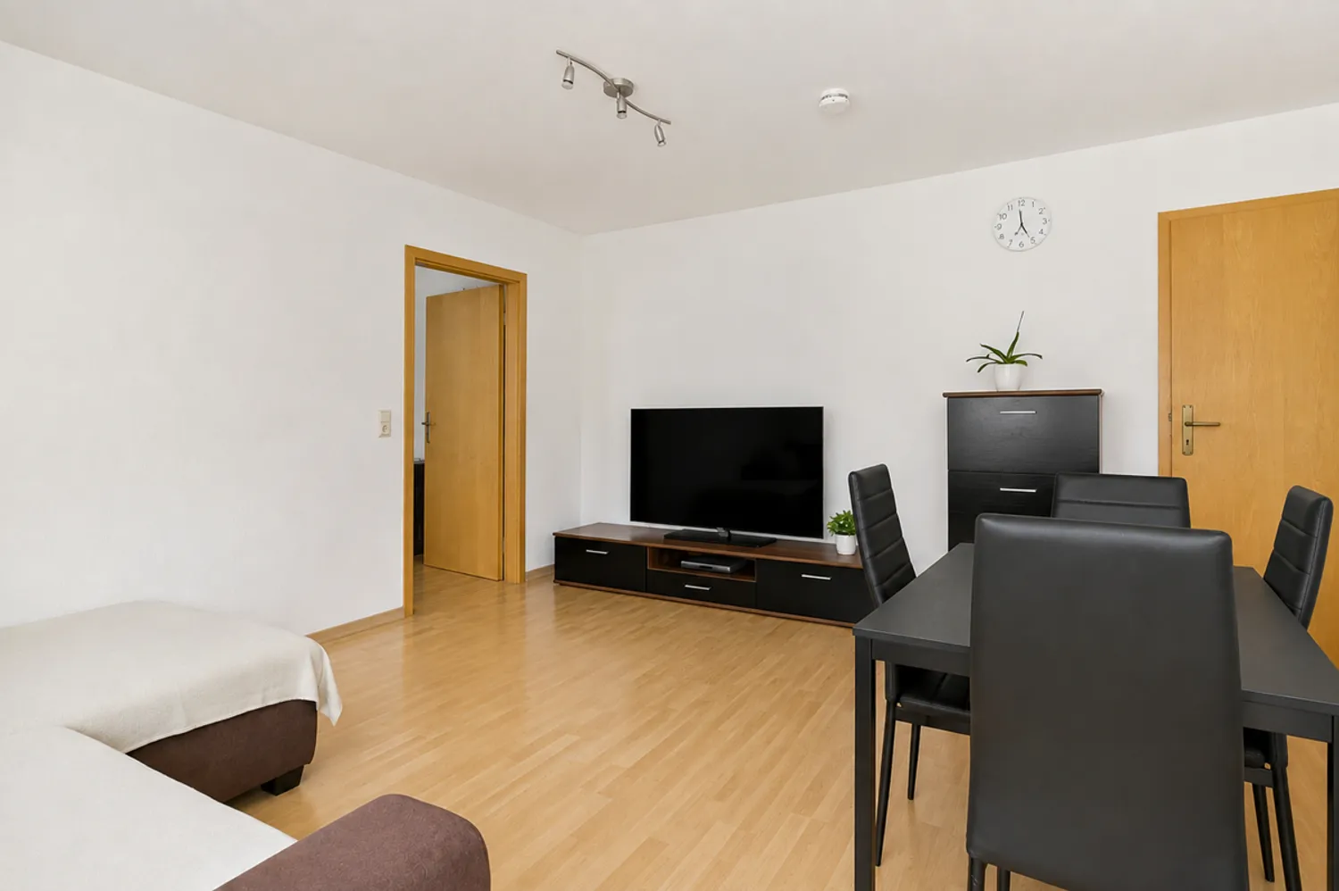 2 Zimmer Wohnung mit 53 m² in Halle (Saale) – Bild 3
