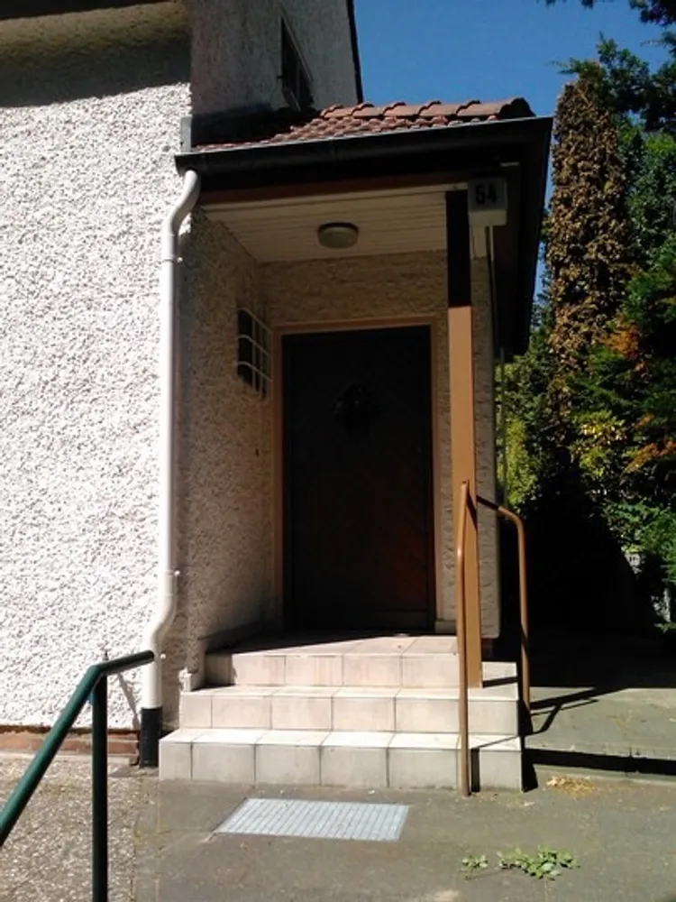8 Zimmer Haus mit 129 m² in Berlin – Bild 1