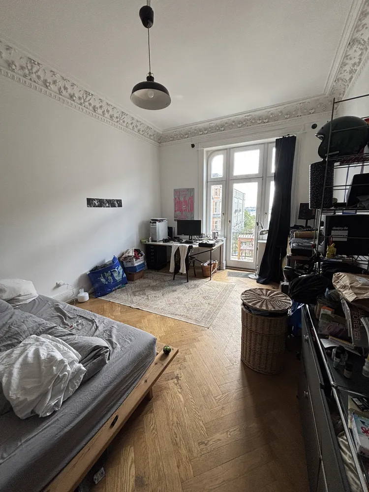 7 Zimmer Wohnung mit 218 m² in Hamburg – Bild 2
