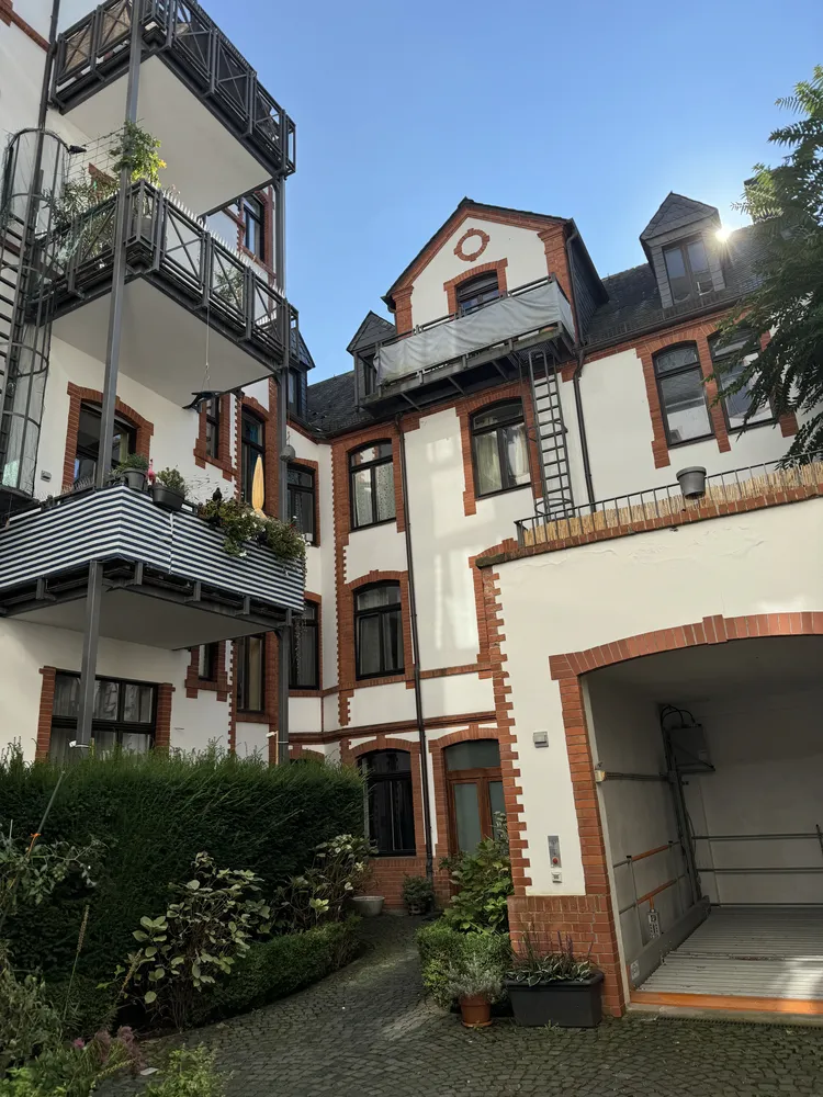 2 room apartment with 100 m² in Wiesbaden – Photo 1