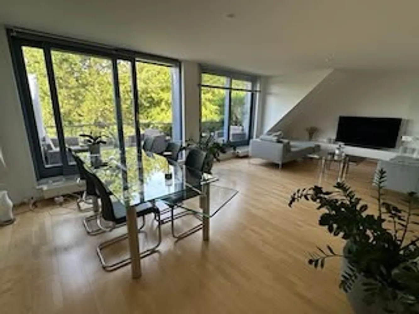 4 Zimmer Wohnung mit 130 m² in Düsseldorf – Bild 4