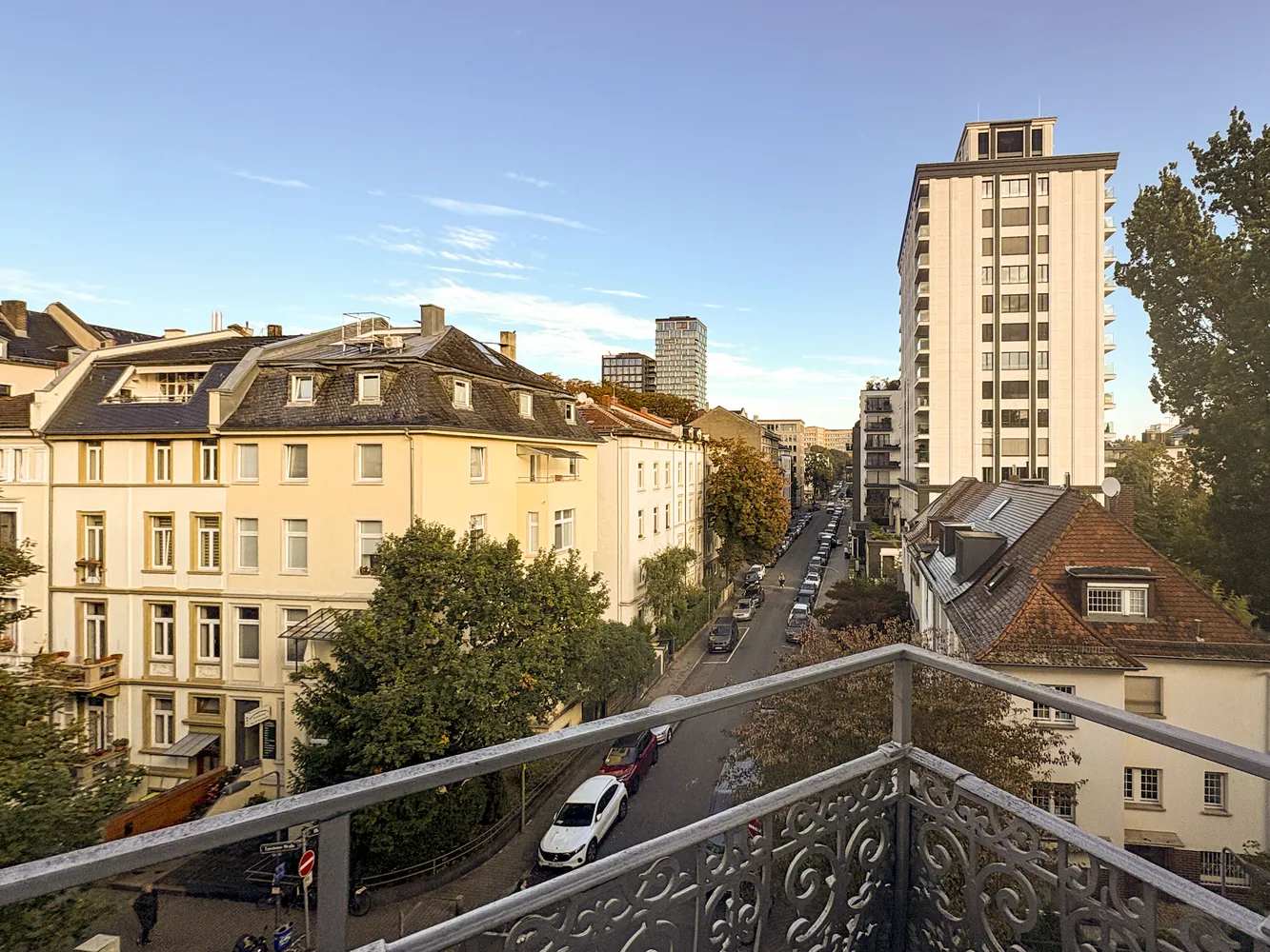 4 Zimmer Wohnung mit 109 m² in Frankfurt am Main – Bild 3
