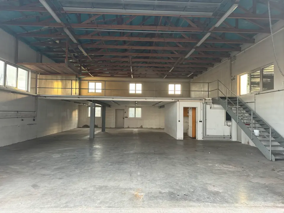 8 Zimmer Haus mit 240 m² in Ingolstadt – Bild 1