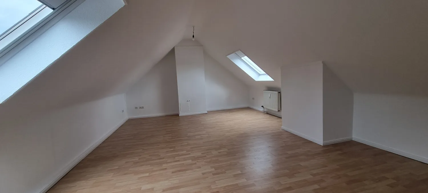 4 Zimmer Wohnung mit 106 m² in Frechen – Bild 2