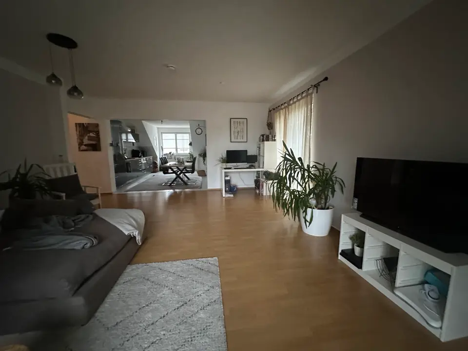 2 Zimmer Wohnung mit 83 m² in Hoyerswerda – Bild 2