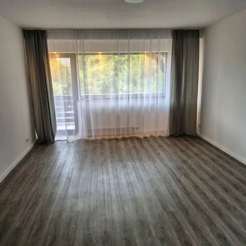 WG-Zimmer mit 72 m² in Bergisch Gladbach – Bild 1