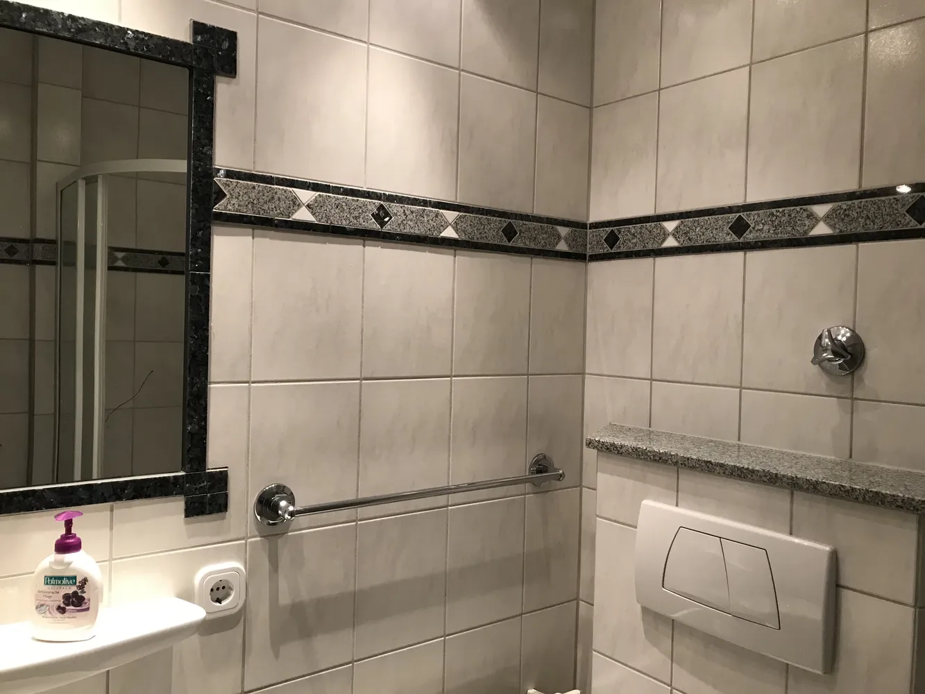 1 Zimmer Wohnung mit 38 m² in Köln – Bild 12