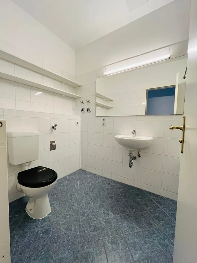 2 room apartment with 80 m² in Berlin – Photo 9
