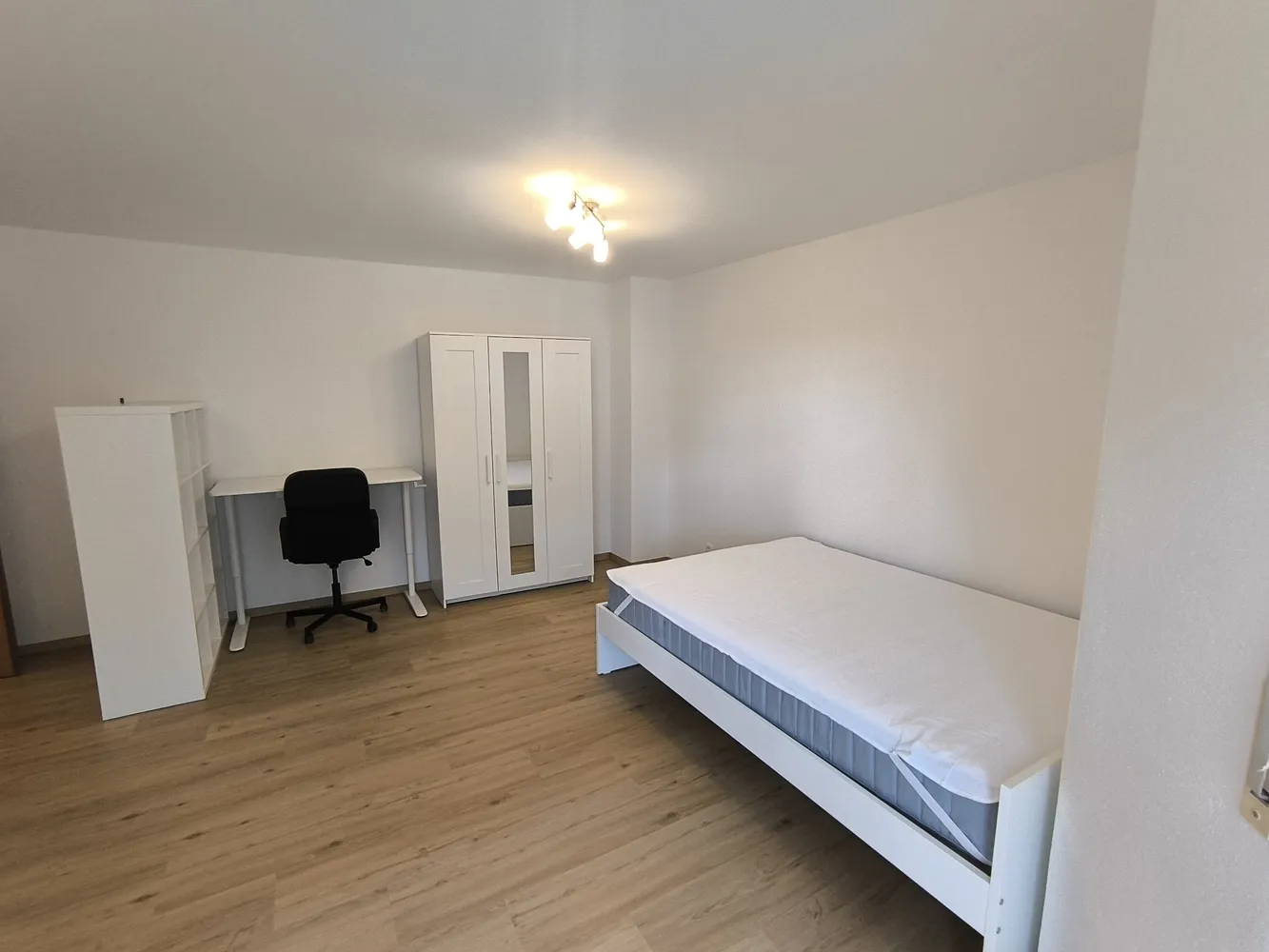 1 room apartment with 30 m² in Augsburg – Photo 6