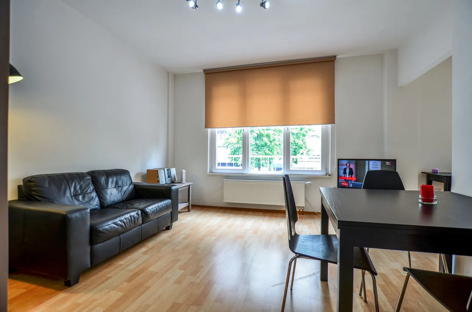 2 Zimmer Wohnung mit 36 m² in Köln – Bild 4