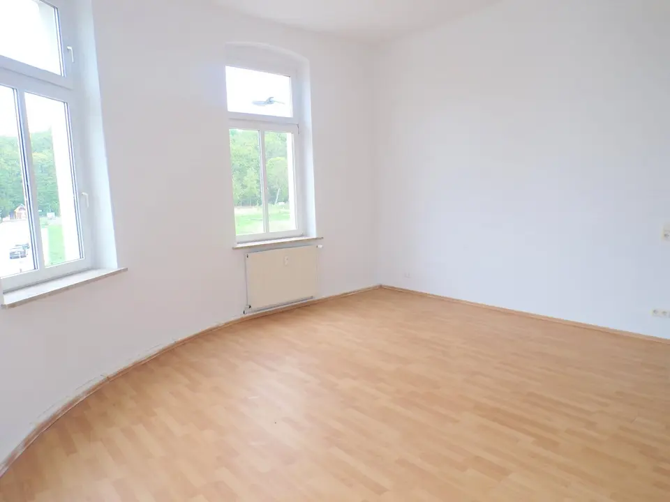 4 Zimmer Wohnung mit 117 m² in Werdau – Bild 2