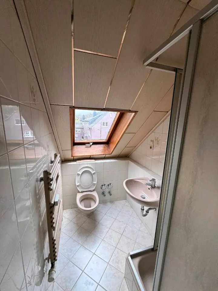 9 Zimmer Wohnung mit 107 m² in Aue-Bad Schlema – Bild 8