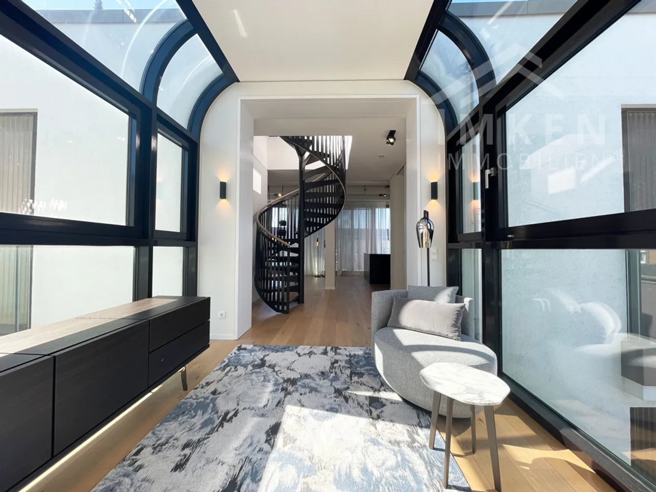2 Zimmer Wohnung mit 175 m² in Hamburg – Bild 2