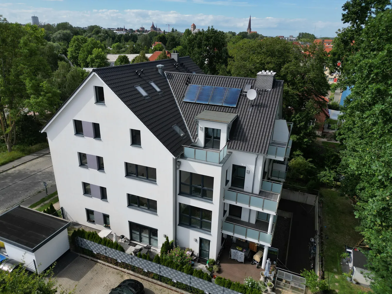 4 Zimmer Wohnung mit 116 m² in Rostock – Bild 2