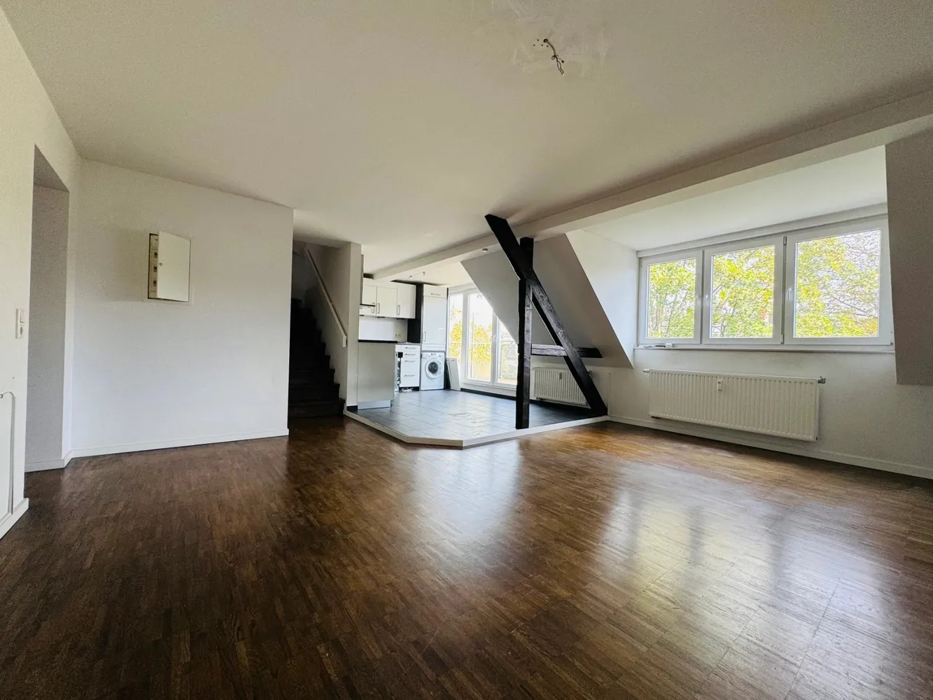 4 Zimmer Wohnung mit 95 m² in Düsseldorf – Bild 3