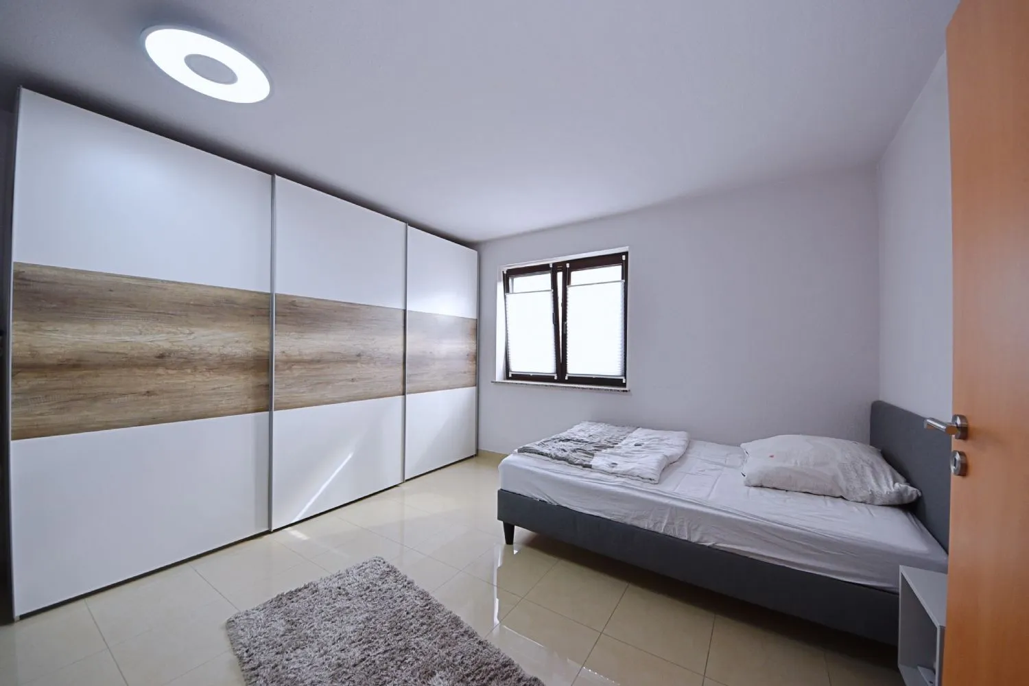 2 Zimmer Wohnung mit 77 m² in Köln – Bild 5