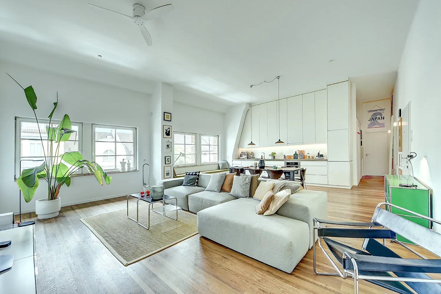 2 Zimmer Wohnung mit 107 m² in Düsseldorf – Bild 2