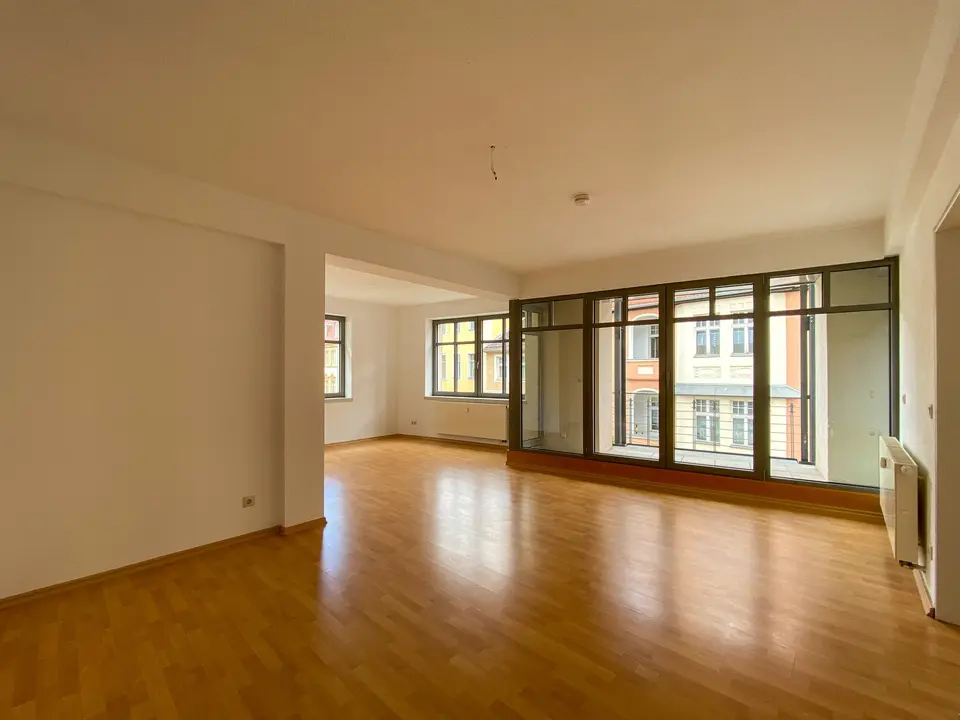 4 Zimmer Wohnung mit 110 m² in Weißenfels – Bild 1