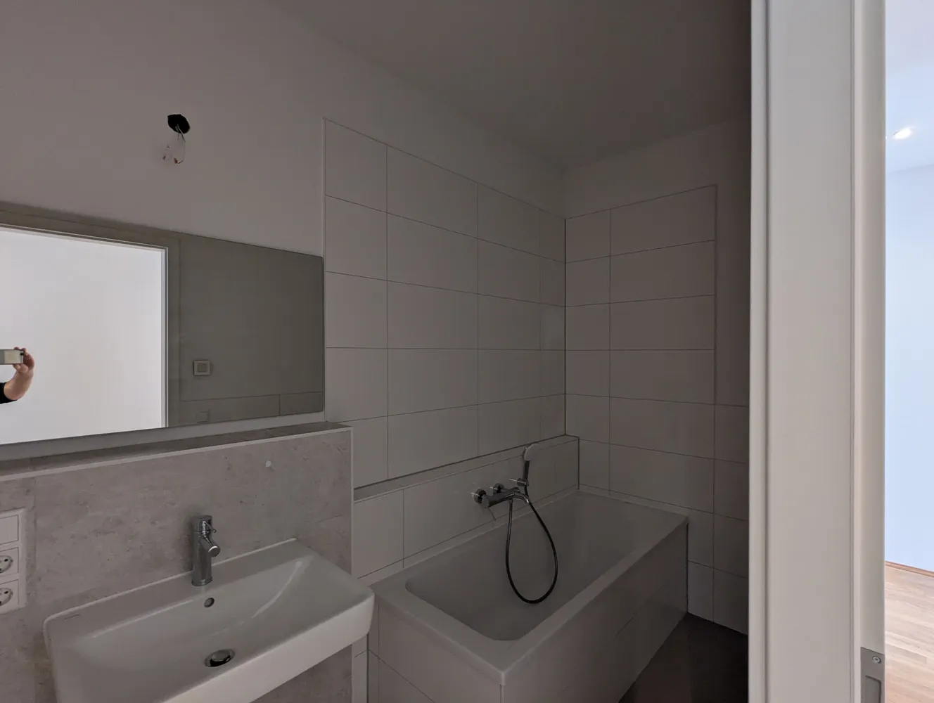 2 room apartment with 80 m² in Berlin – Photo 4