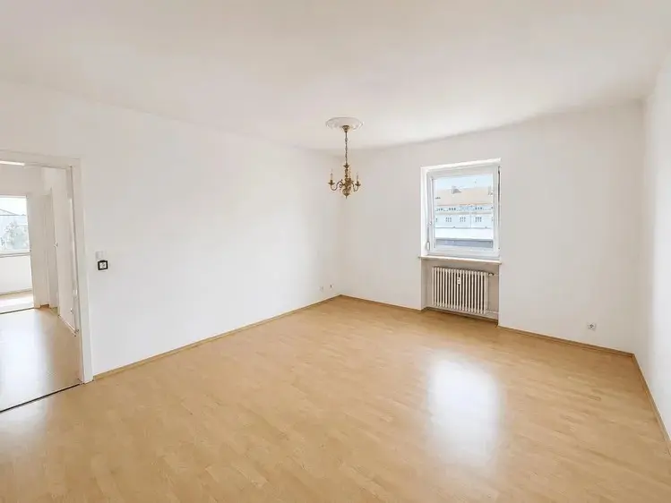 4 Zimmer Wohnung mit 115 m² in Weißenfels – Bild 2